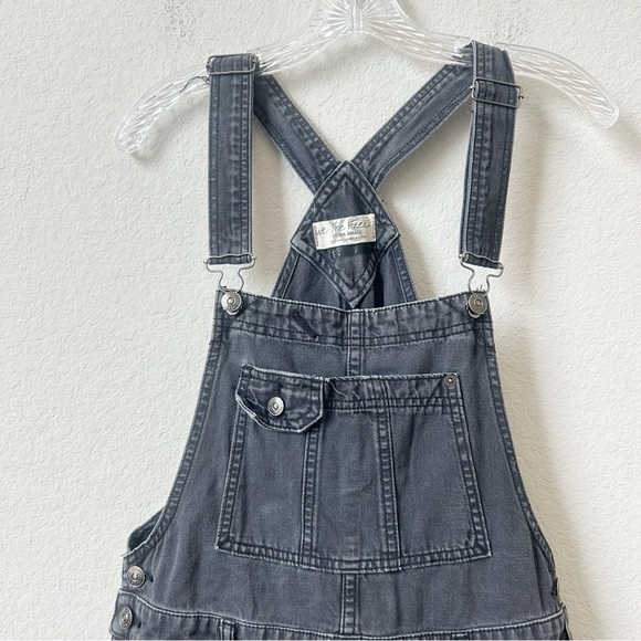 Free People We The Free Ziggy Denim Jean Bib Shortalls Black Gray Wash XS - Picture 5 of 16